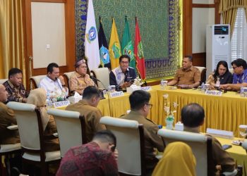 Gubernur Kepri Terima kunjungan Gubernur NTT Emanuel Melkiades Laka Lena. (Foto/Diskominfo kepri).