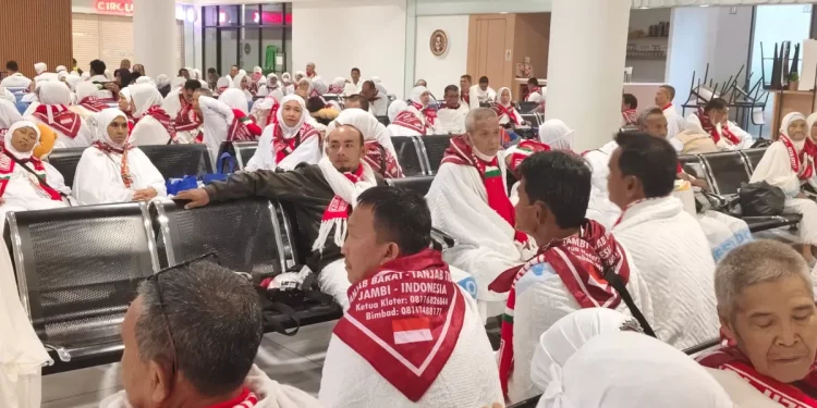 JCH embakasi Batam yang diterbangkan ke Jeddah. (Foto/Doc).
