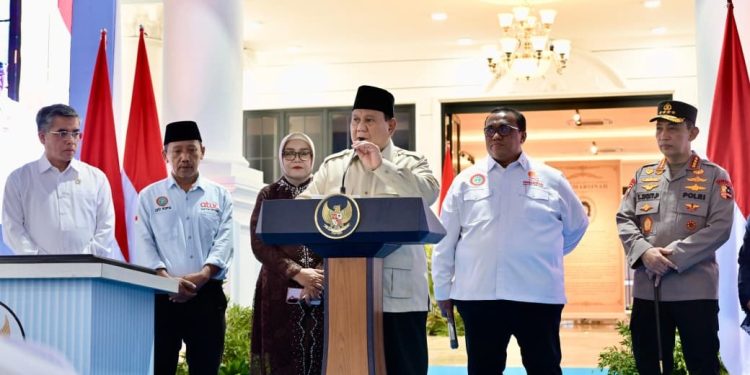 Presiden RI  Prabowo Subianto memberikan kata sambutan dalam acara kkegiatan Kemnaker. (Foto/Humas).