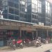 Toko grosir yang menjual berbagai barang tekstil dari China terletak di kawasan Pertokoan Tanjung Pantun, Sei Jodoh. (Foto/Mawardi).