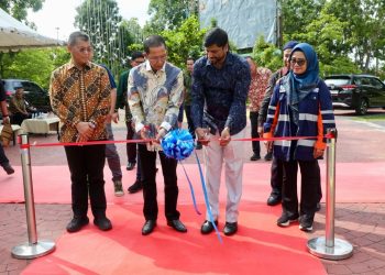 Amsakar Resmikan Revitalisasi Lapangan Olah Raga Program CSR PT Wasco Engineering Indonesia. (Foto/Humas).