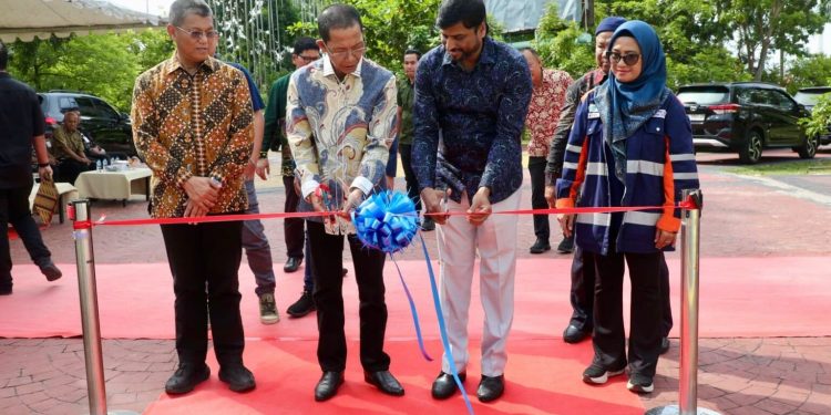 Amsakar Resmikan Revitalisasi Lapangan Olah Raga Program CSR PT Wasco Engineering Indonesia. (Foto/Humas).