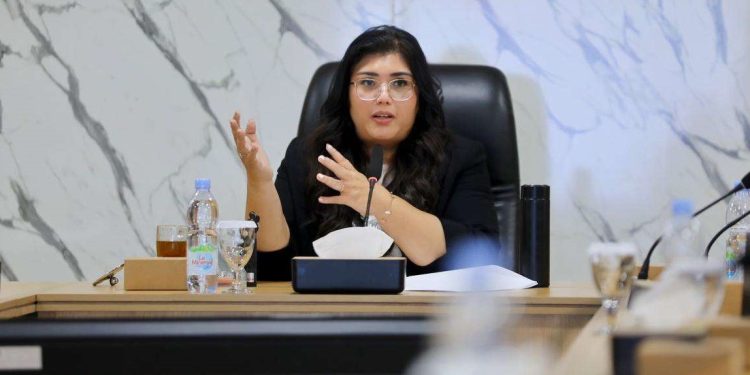 Anggota/Deputi Bidang Pelayanan Umum BP Batam, Ariastuty Sirait. (Foto/Humas).