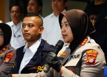 Kapolres Metro Bekasi Komisaris Besar Polisi Sumarni  saat memberikan keterangan pers. (Foto/ant).