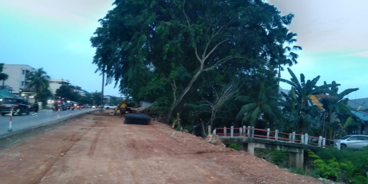Pemko Batam Kebut Pekerjaan Pembangunan Jalan Tengku Sulung Batam Kota. (Foto/Darminto).