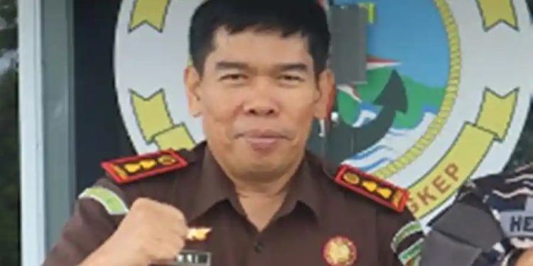 Eks Kepala Kejaksaan Negeri (Kajari) Serdang Bedagai (Sergai) yang ditangkap Kejagung. (Foto/Net).