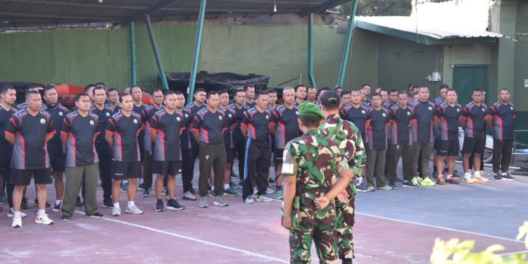 Tingkatkan Kebugaran Fisik, Kodim Demak Gelar Lari Aerobik Rutin. (Foto/Pendim).