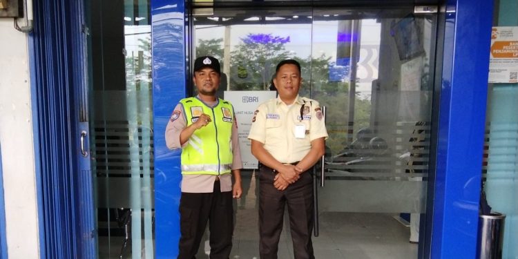 Patroli Rutin Objek Vital, Polsek Belitang III Antisipasi Gangguan Kamtibmas. (Foto/Yesianti).