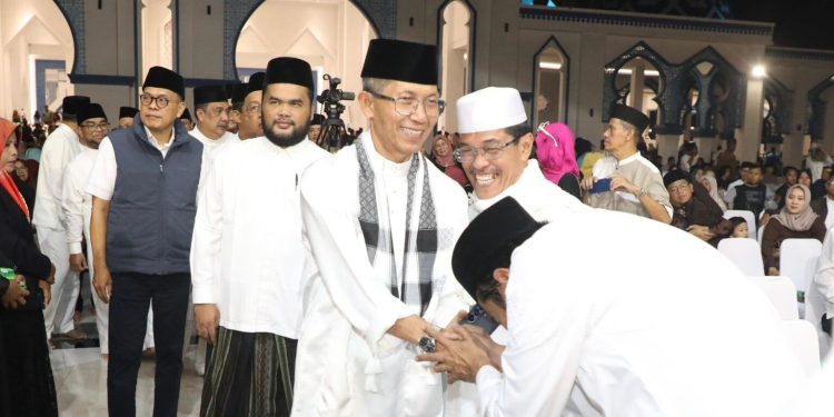 Wali Kota Batam Hadiri Peringatan Tahun Baru Islam 1 Muharram 1448 di Masjid Agung Raja Hamidah. (Foto/Humas).
