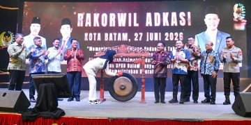 Gubernur Kepri Ansar Ahmad Buka Rakorwil ADKASI Sumatera di Batam. (Foto/Humas).