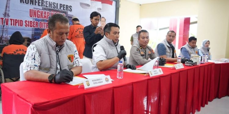 Polda Sumsel Bongkar Praktik IMEI Terhadap Ribuan telpon Selular. (Foto/Arlan).