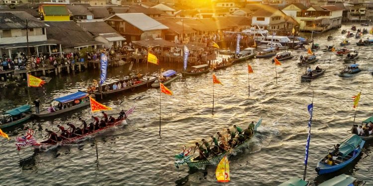 Gubernur Kepri Ansar Ahmad Buka Event Budaya Dragon Boat Race 2026 di Tanjungpinang. (Foto/Humas).