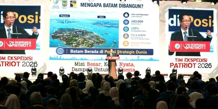 Wali Kota Batam memaparkan  program transmigrasi di Foirom Nasional di Jakarta. (Foto/Humas).