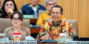 Kepala BP Batam Amsakar Achmad dan Wakil Kepala BP Batam Li Claudia Chandra. (Foto/Humas).