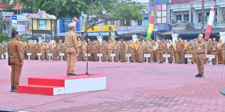 Wakil Bupati Bengkalis H. Bagus Santoso memimpin Upacara Peringatan Hari Koperasi Nasional . (Foto/Istimewa).