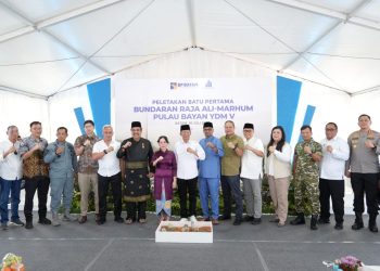 Kepala BP Batam Mulai Bangun Bundaran Raja Ali Marhum Pullau Bayan. (Foto/Humas).