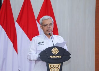 Sekretaris Jenderal Kemnaker, Cris Kuntadi saat membuka Webinar bertema. (Foto/Humas).
