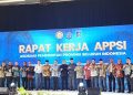 Wakil Gubernur Kepulauan Riau, Nyanyang Haris Pratamura, foto bersama usai penutupan acara. (Foto/Humas).
