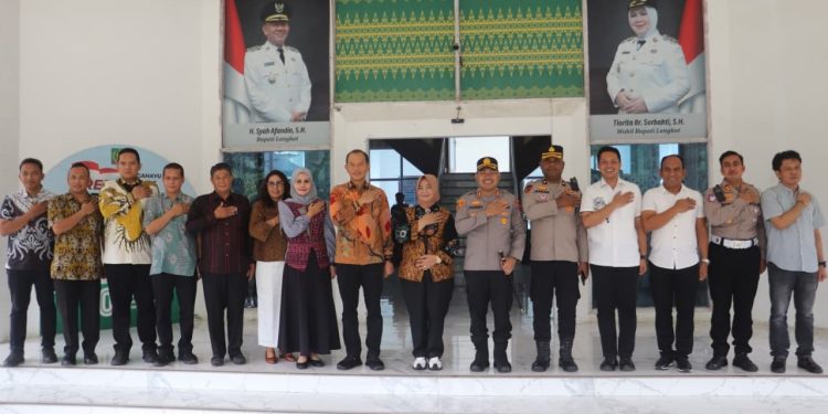Kapolres Langkat Jalin Silaturahmi ke Plt Bupati Langkat,dan Kejari. (Foto/Jhon).