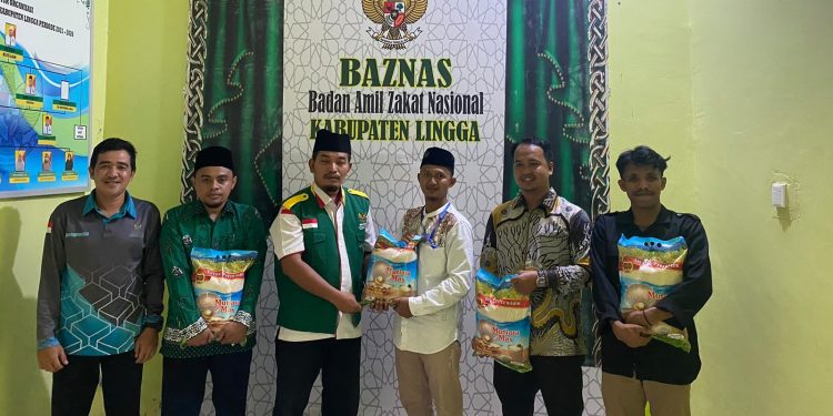 Menyalakan Cahaya Dakwah di Daerah Hinterland , BAZNAS Lingga Dukung KKN IAI Hidayatullah Batam. (Foto/Handoyo).