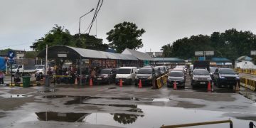 Calo Tiket Masih Marak di Pelabuhan Roro Tanjung Uban Bintan. (Foto/Fuat).