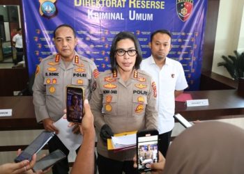 Kabid Humas Polda Kepri saat memberikan keterangan pers. (Foto/Istimewa).