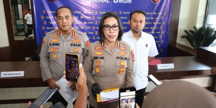Kabid Humas Polda Kepri saat memberikan keterangan pers. (Foto/Istimewa).
