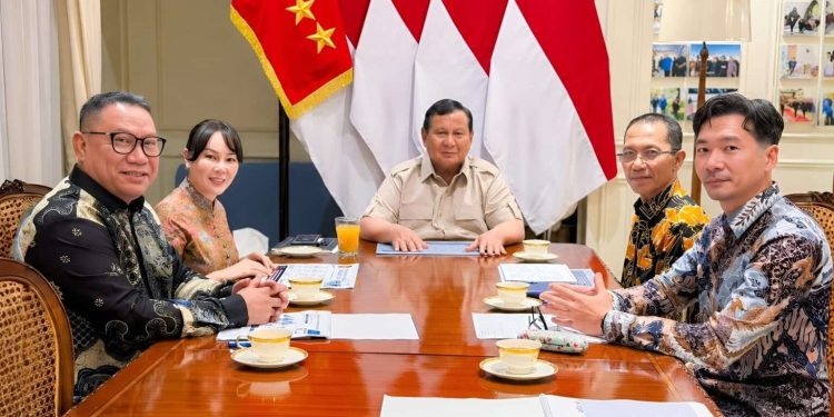 Presiden Prabowo Subianti panggil Ketua BP Batam Amsakar Achmad dan Wakil Ketua BP Batam Li Claudia Chandra. (Foto/Humas).