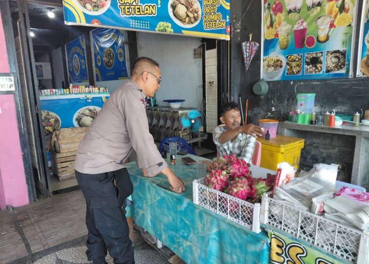 Bhabinkamtibmas Polsek Stabat Imbau Warga Waspada Curanmor serta Manfaatkan Call Center 110. (Foto/Jhon).