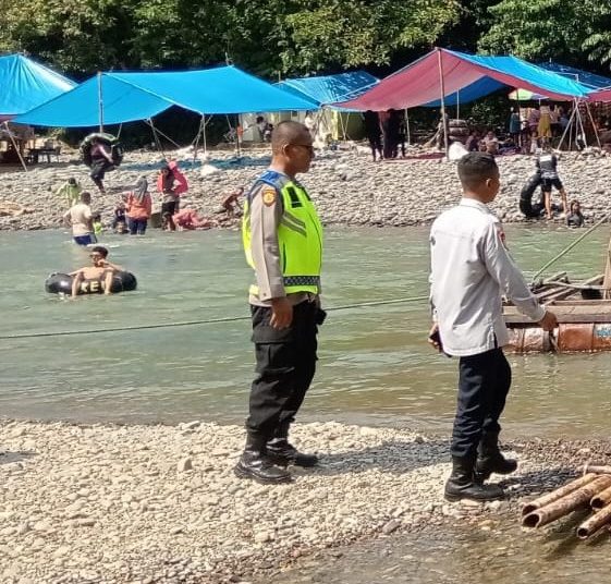 Polsek Padang Tualang Imbau Pengunjung Eko Wisata Tangkahan Utamakan Keselamatan. (Foto/Jhon).