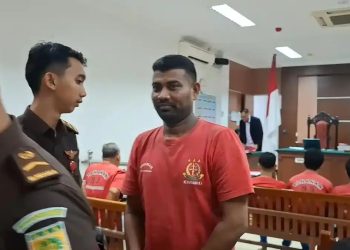 Terdakwa WN India Vimal Ulas (baju tahanan warna mera) kasus pembunuhan. (Foto/Dok).