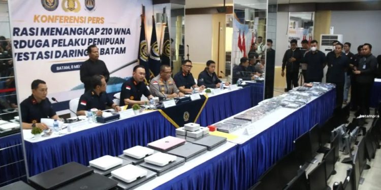 Kapolda Kepri melakukan konfrensi Pers bersama aparat hukum lainnya di Mapolda Kepri. (Foto/Istimewa).