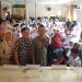Wali Nagari Jolli Eriadi Salurkan Bantuan untuk Murid SD,TK dan Paud di Nagari Koto Baru.(Foto/Agustin).