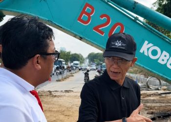 Wali Kota Batam Amsakar Achmad Turun Lapangan, Pastikan Perbaikan Pipa Muka Kuning Rampung. (Foto/Humas).
