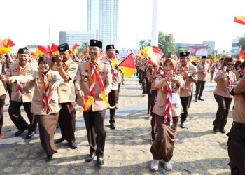 Amsakar Achmad Bertindak Sebagai Pembina Upacara Peringatan Hari Pramuka ke-65 Tingkat Kota Batam. (Foto/Istimewa).