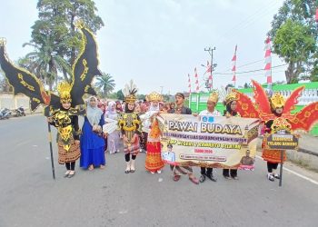 Pemkab Tulang Bawang Gelar  Karnaval Budaya Dan Pawai Drumband se-Tulang Bawang. (Foto/Masderik).