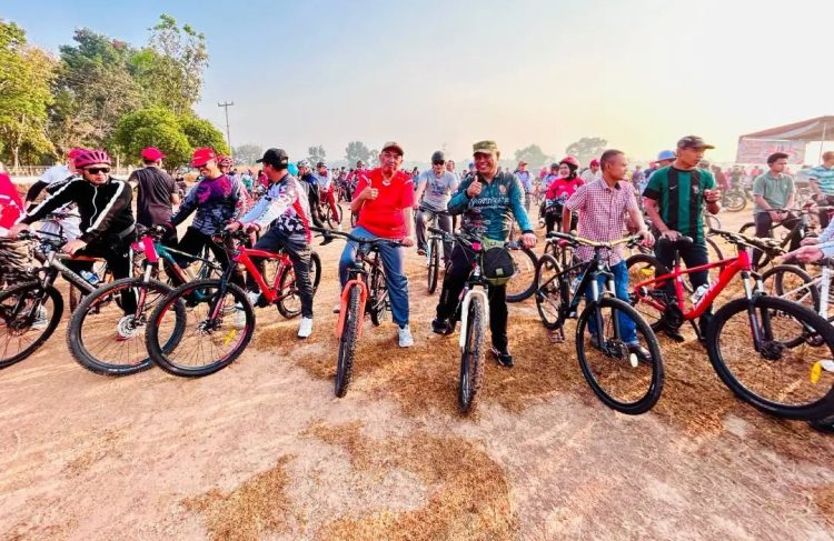 Gowes Kebangsaan Semarakan HUT ke-81 Kemerdekaan RI di Kabupaten Tulang Bawang. (Foto/Masderik).