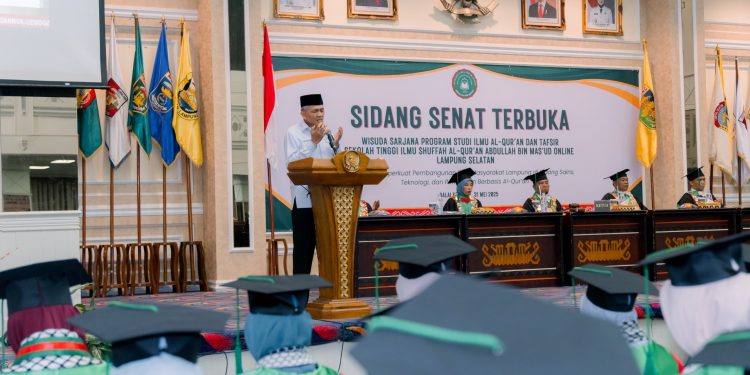 Para Siswa/Siswi Sekolah Tinggi Ilmu Shuffah Al-Qur’an Abdullah bin Mas’ud. (Foto/Maria).
