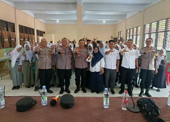 Polri Hadir di Sekolah, Sat Binmas Polres Langkat Edukasi Pelajar Cegah Pergaulan Bebas dan Gangguan Kamtibmas. (Foto/Jhon).