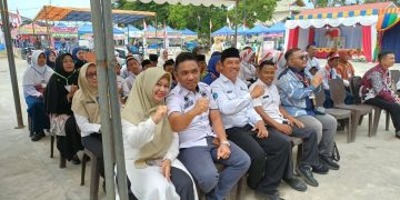 Camat Lingga Buka Lomba Cerdas Cermat Dan Debat Pelajar Di Lapangan Hang Tuah Daik. (Foto/Handoyo).