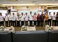 Wali Kota Batam Amsakar Achmad foto bersama dengan rombongan Wali Kota Medan. (Foto/Istimewa).