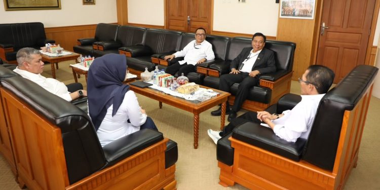 Wali Kota Batam Terima Kunjungan Kerja Kepala PN Batam Yang Baru. (Foto/Humas).