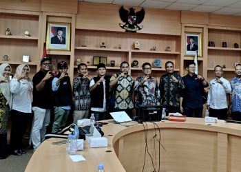 PWI Dorong Penguatan Keterbukaan Informasi pada Forum Konsultasi Publik Diskominfo Kepri. (Foto/Pwi kepri).