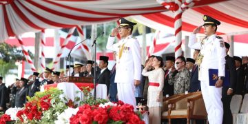 Wali Kota Batam Amsakar Achmad bertindak sebagai Inspektur Upacara HUT Kemerdekaan RI ke-81 Kota Batam. (Foto/Istimewa).