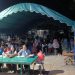 Antusias warga menghadiri acara perlombaan karaoke di Lapangan Pasum II Komplek Dotamana. (Foto/Istimewa).