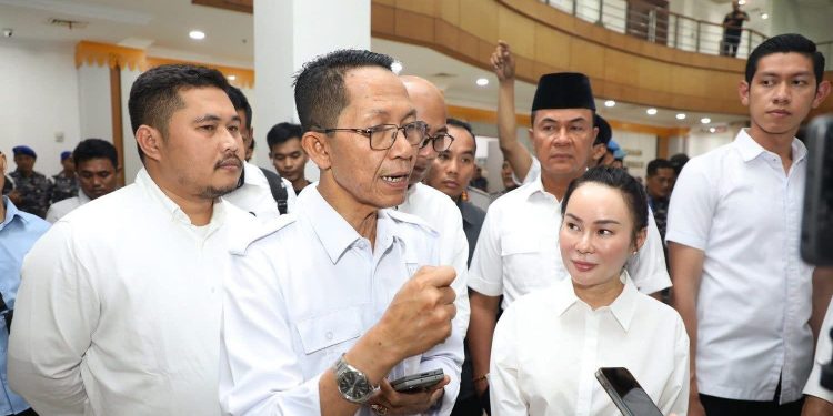 Wali Kota Batam Amsakar Achmad dan Wakil Wali Kota Batam Li Claudia Chandra. (Foto/Diskominfo).