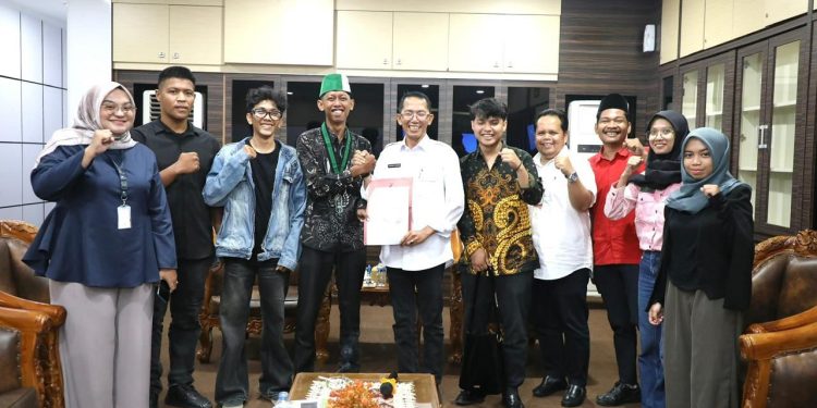 Wali Kota Batam Buka Ruang Dialog Dengan Mahasiswa Dan Pemuda. (Foto/Humas)