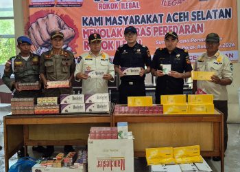 Operasi Pasar Gabungan, Bea Cukai Meulaboh dan Satpol PP Aceh Selatan Amankan Puluhan Ribu Batang Rokok Ilegal. (Foto/Humas).