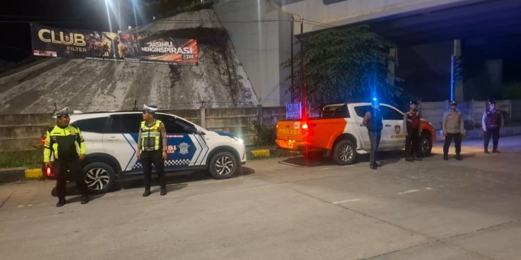 Antisipasi Aksi Balap Liar Premanisme dan Knalpot Brong,Tim UKL Polres Langkat Laksanakan Patroli Malam. (Foto/Jhon).