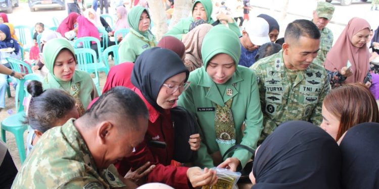 Kodim 0426 TB, Gelar Bazar Murah Serentak Dalam Rangka HUT Ke-81 TNI. (Foto/Maria).